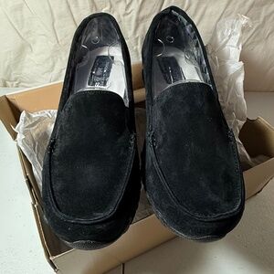 Skechers Nubuck Loafers, NWTs - 11 W, Black